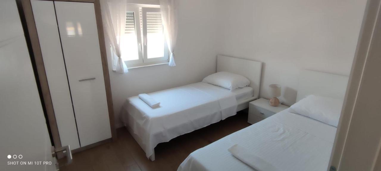 Apartments Alen Vir Ngoại thất bức ảnh