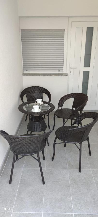 Apartments Alen Vir Ngoại thất bức ảnh
