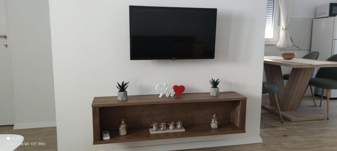 Apartments Alen Vir Ngoại thất bức ảnh