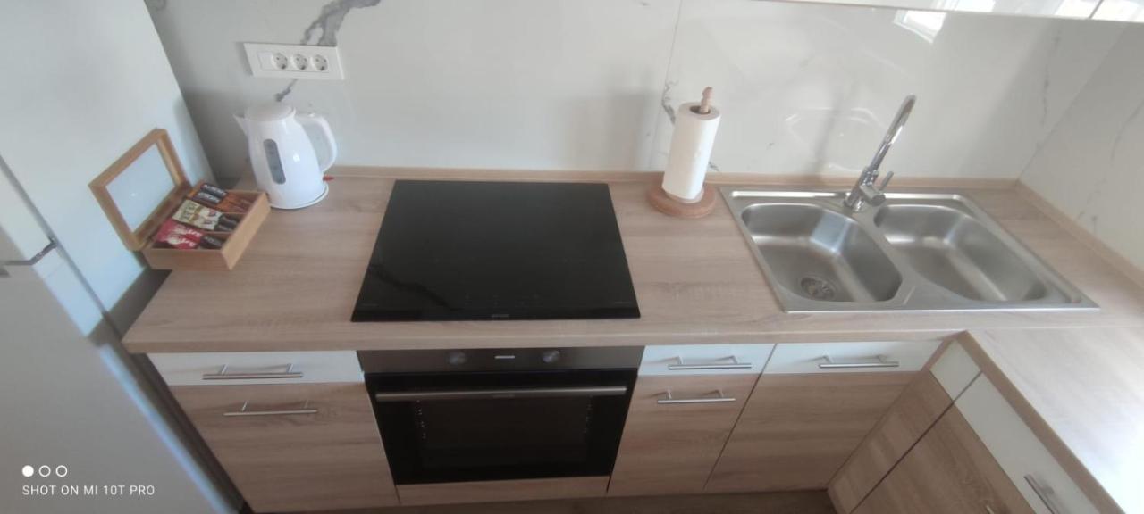 Apartments Alen Vir Ngoại thất bức ảnh