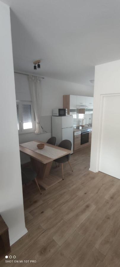 Apartments Alen Vir Ngoại thất bức ảnh